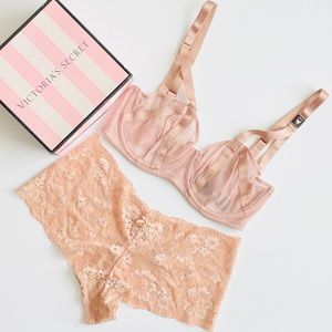 32DD MEDIUM Victoria’s Secret beige bra set
